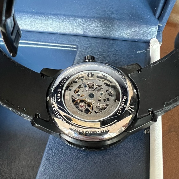 Men's Corsa R8821110001 Black Leather Automatic Dress Watch. - Picture 2 of 6